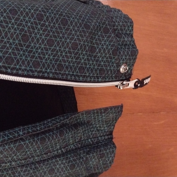 Bench Light Jacket - Picture 8 of 8